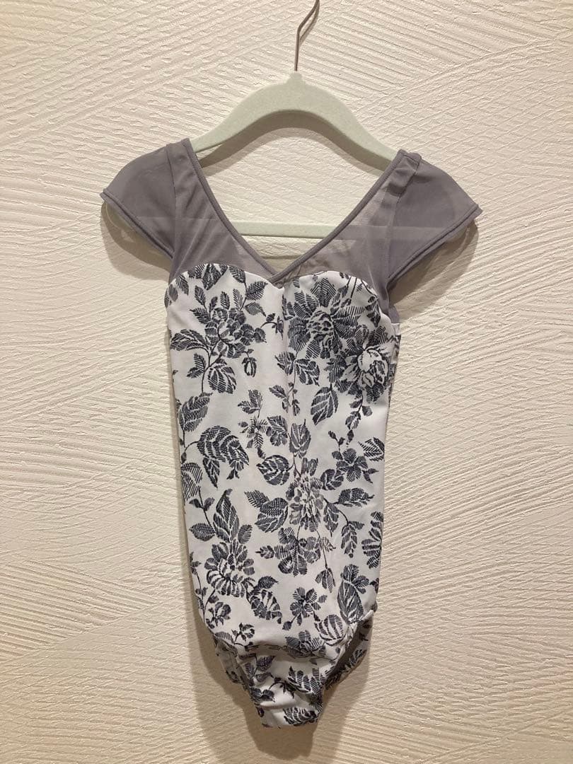 最終値下げ！　美品　stina スティナ レオタード