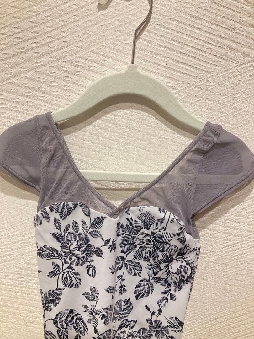 最終値下げ！　美品　stina スティナ レオタード