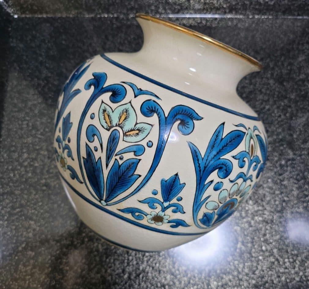 久谷陶泉窯陶印入り青と白の手描き陶器花瓶