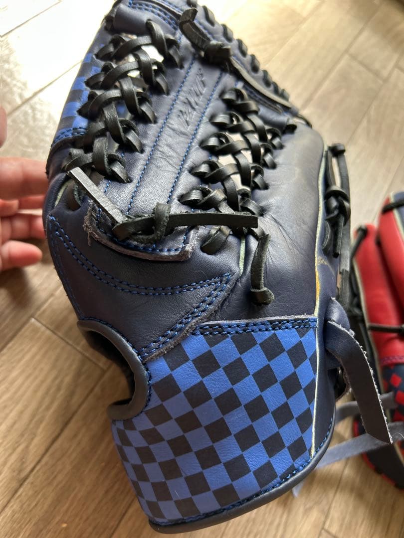 し*ま様 adidas 廃盤品　数量限定発売 ドット・デザイングローブ 赤と青２