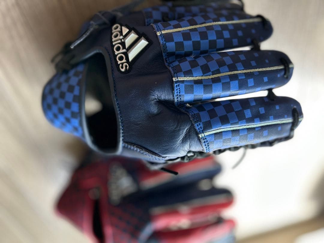 し*ま様 adidas 廃盤品　数量限定発売 ドット・デザイングローブ 赤と青２