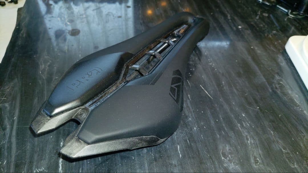 シマノPRO TSA1.1カーボンサドル 170g