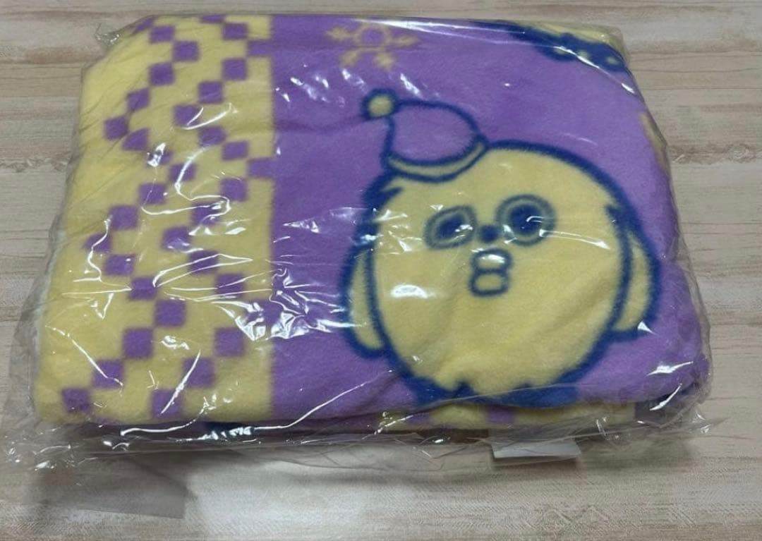 アイドルグッズセット（タオル・ブランケット・フォトカードなど）