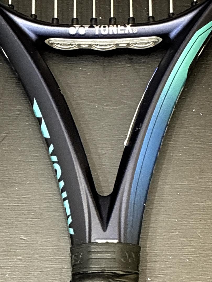YONEX EZONE 100　ヨネックス　イーゾーン　硬式テニスラケット