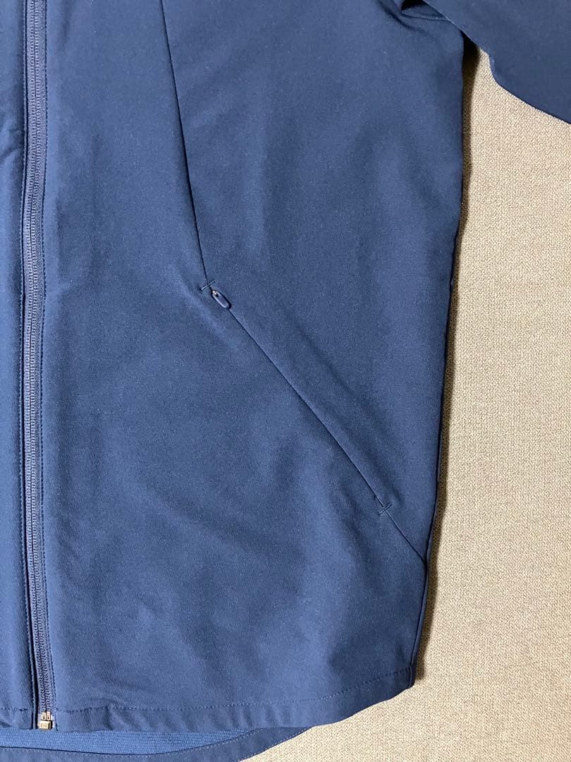 ☆美品☆UNDER ARMOUR UA UNLINED WOVENメンズ上M下L