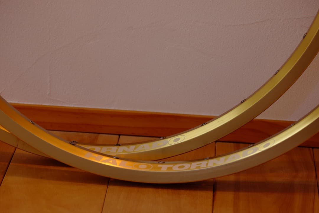 HALO TORNADE ゴールドリム 26インチ(2本セット)