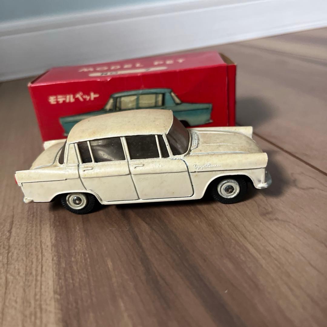 モデルペット NEW コロナ NO.7 トミカ　ミニカー