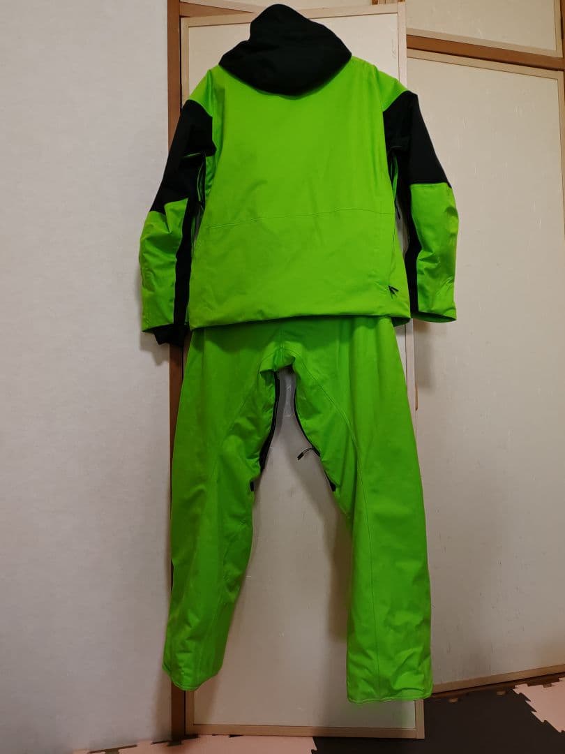 今シーズン2025-26モデル　MIZUNOミズノスキーウェア　Mサイズ