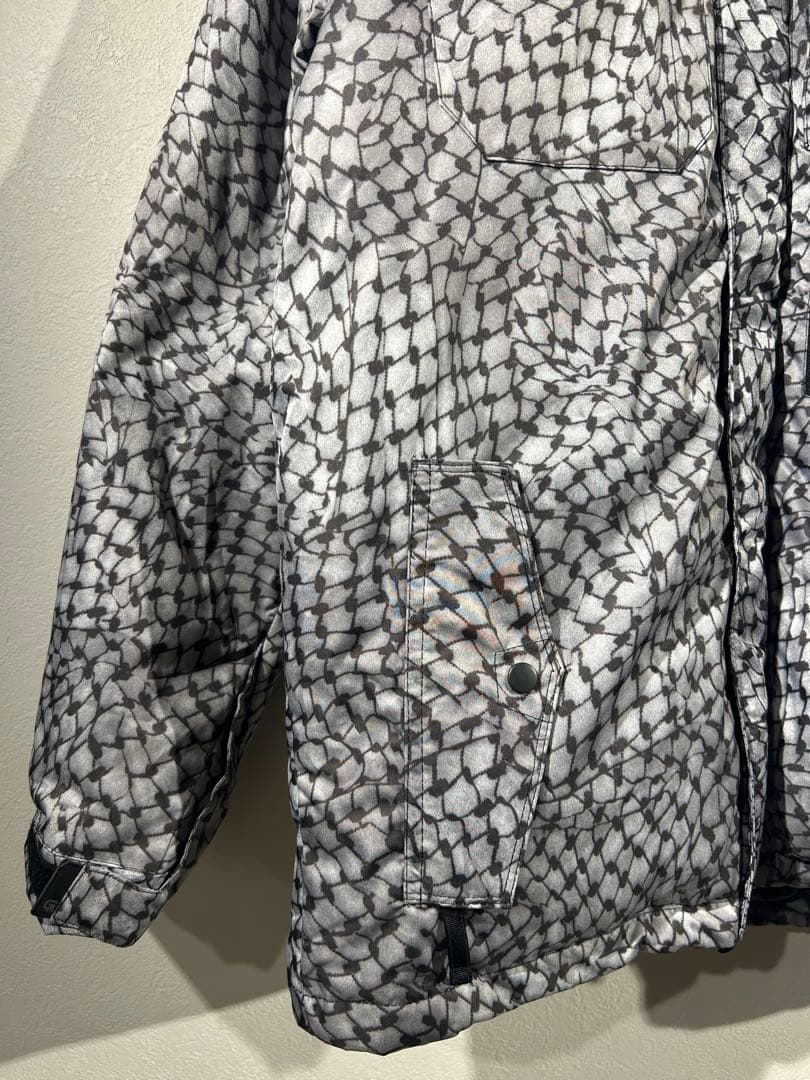 BURTON スノーボードジャケット　ダウンジャケット