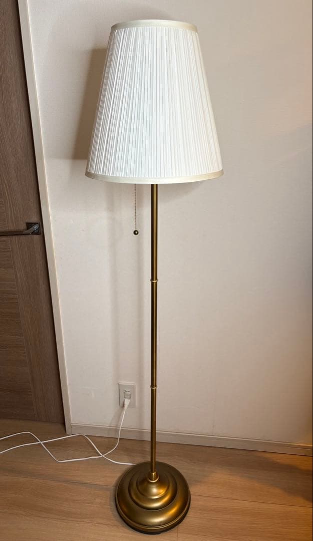 美品 IKEA ÅRSTID オースティード 真ちゅう/ホワイト　電球セット