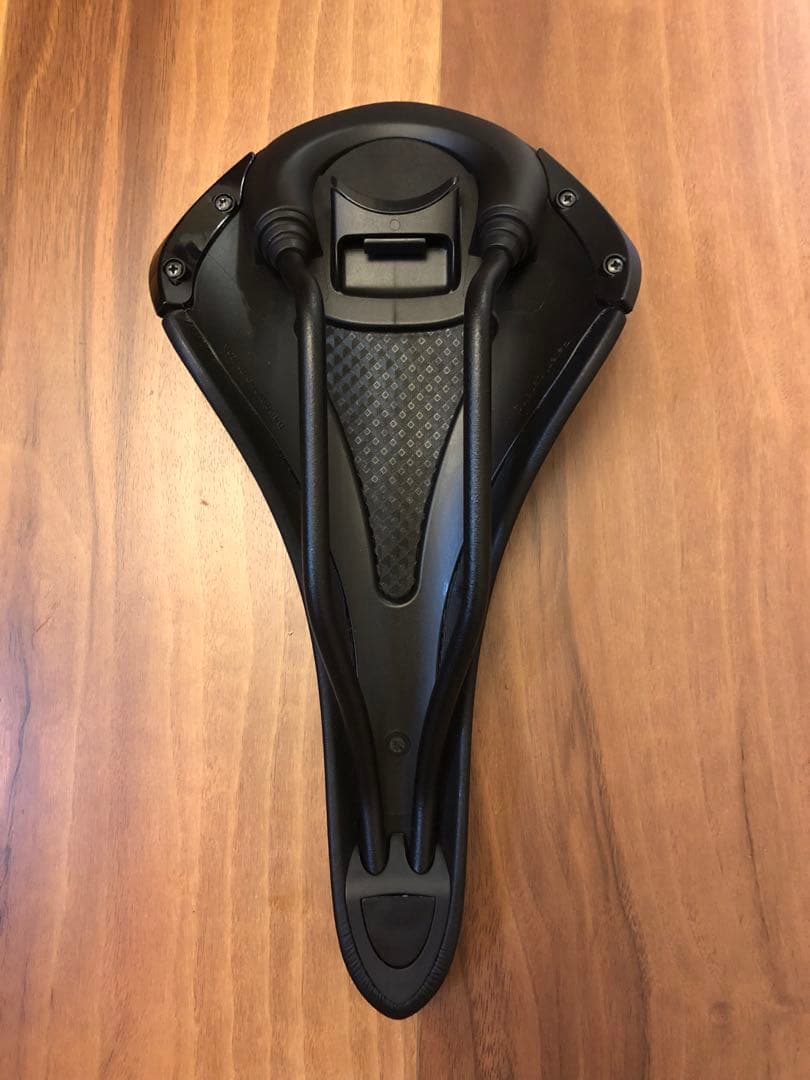 fizik ALIANTE フィジーク アリアンテ ブロンプトン サドル