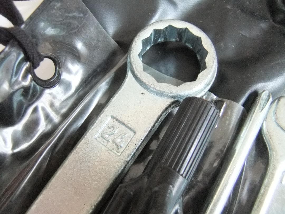 ドカティ　純正　車載工具