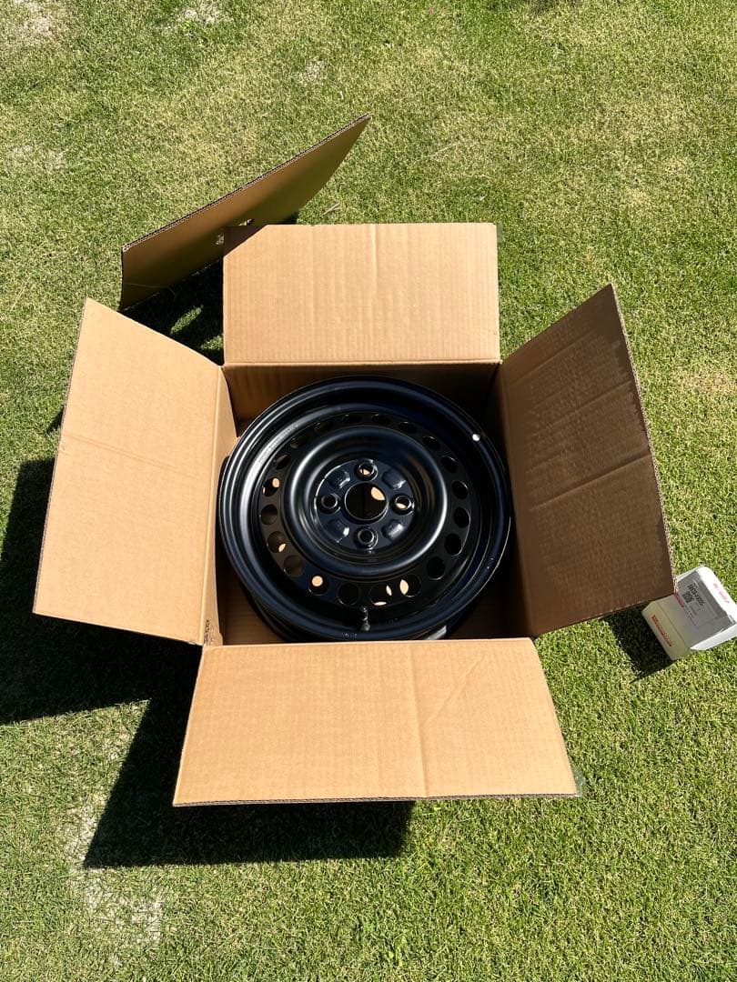 ダイハツ ムーブ キャンバス純正品未使用 ホイール ナットセット、ホイールカバー