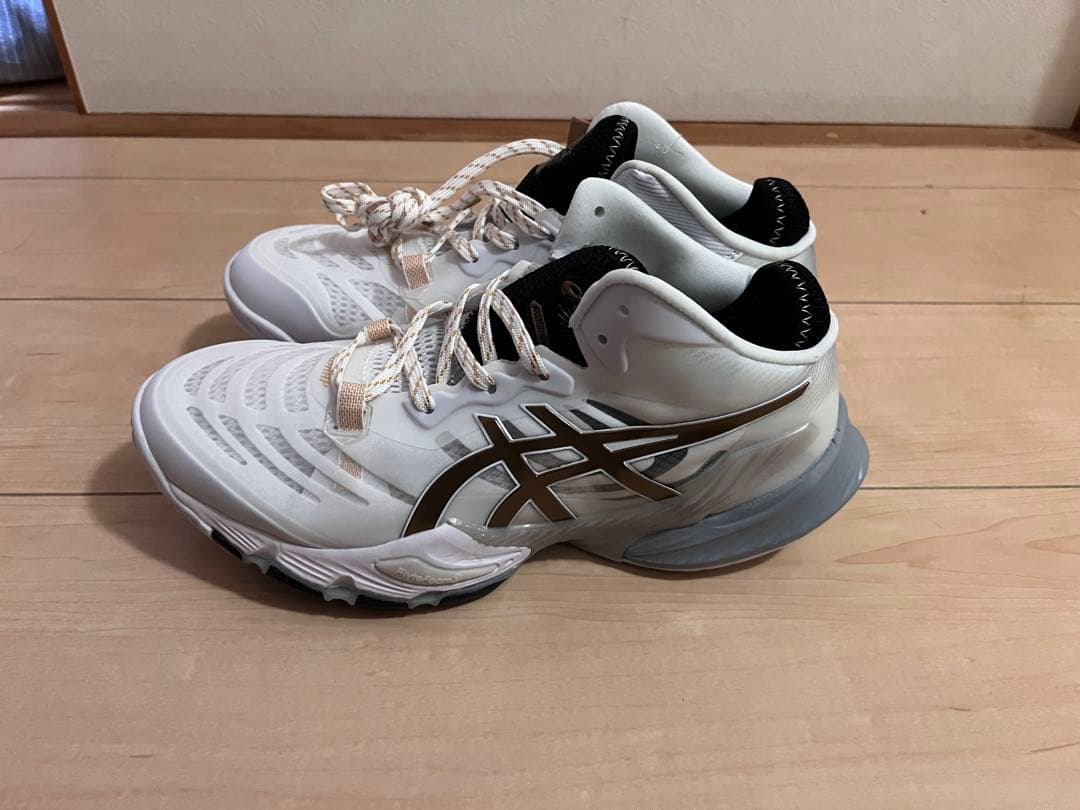 ASICS RISE ホワイト/ゴールド