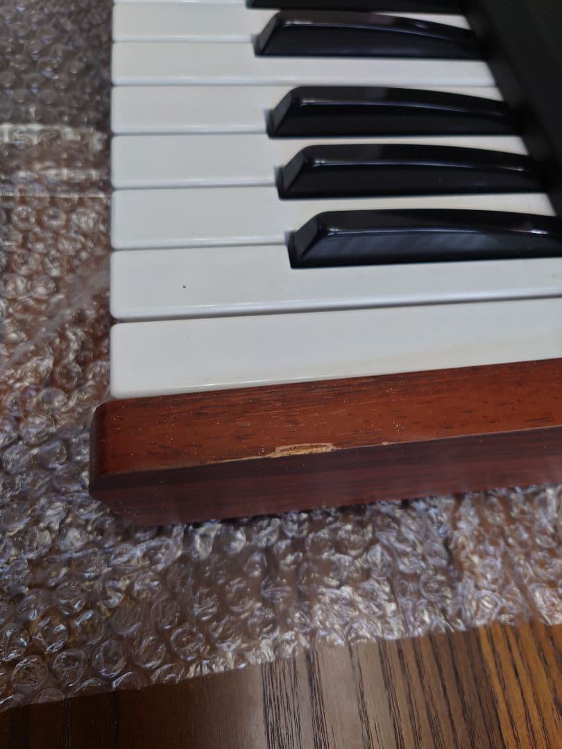 Roland EP-09 アナログシンセサイザー 61鍵　横に傷あり