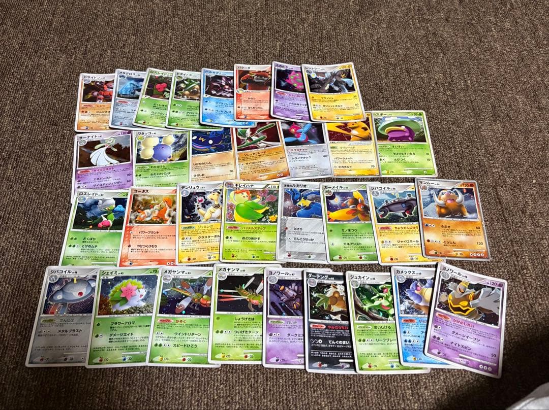 ポケモンカード旧裏+αまとめ売り　レア有　旧裏251枚+その他約400枚