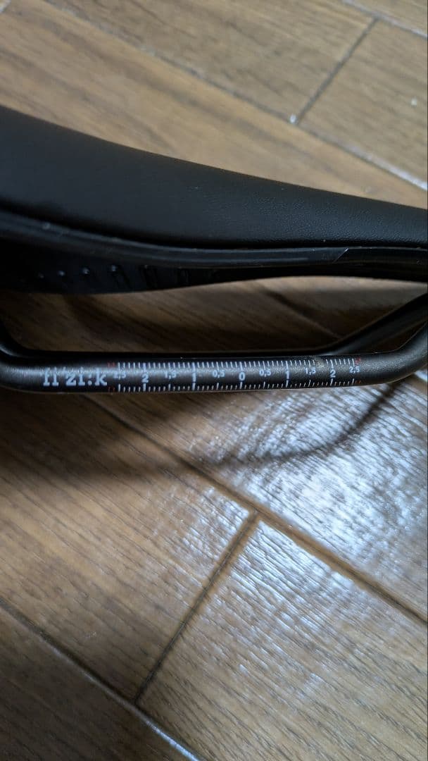 fizik ANTARES R3 VERSUS evo フィジーク　アンタレス
