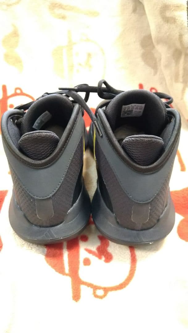 2036✡　adidas バスケットボール　シューズ 27cm IE9278