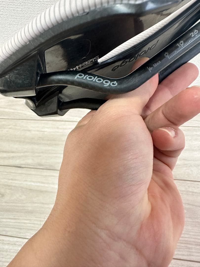 Prologo Dimension Carbon サドル 143mm
