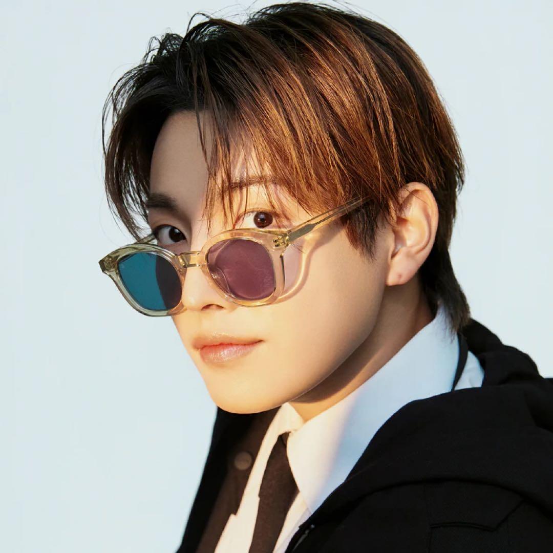 新品未開封 ATEEZ サングラス The Silent Soul フォトブック