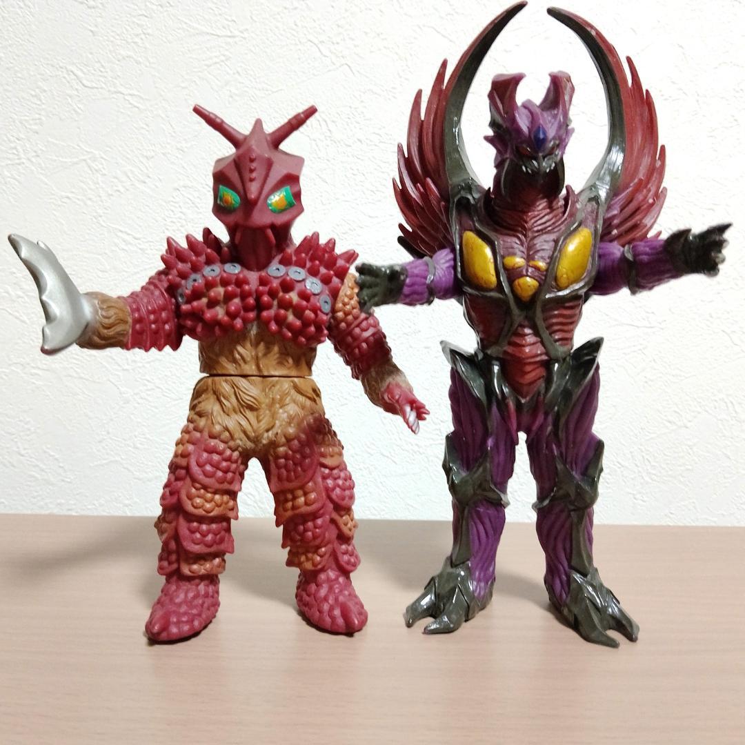 ウルトラマン 怪獣 ソフビまとめ売り 42体　ライブサイン付