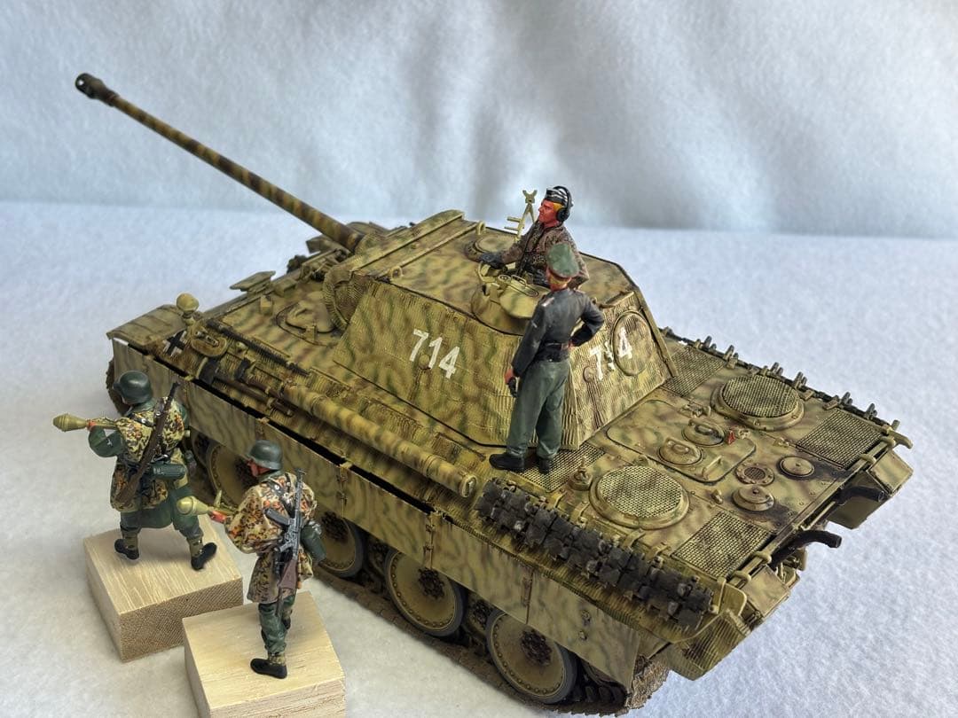 １／３５ドイツ軍パンサー戦車プラモデル完成品