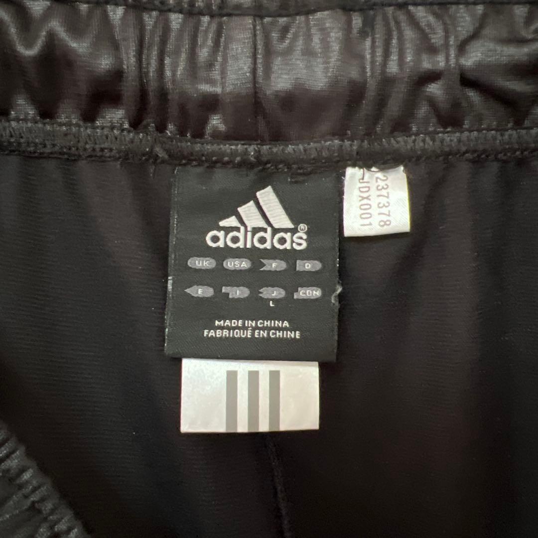 adidas ジャージパンツ　黒　金　ゴールド　ブラック　ラメ　レザー調