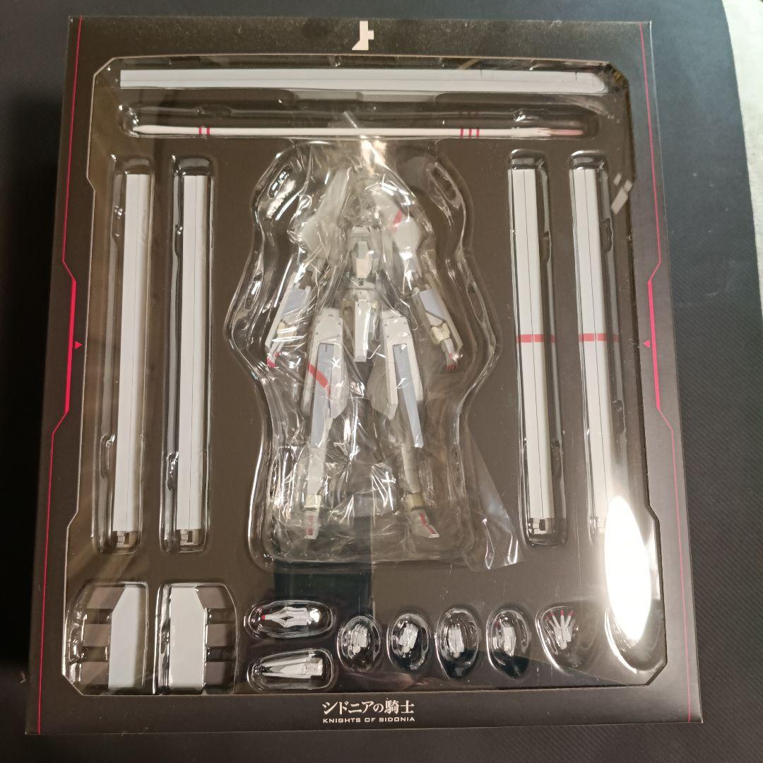 RIOBOT 一七式衛人 継衛 シドニアの騎士 1/144千値練