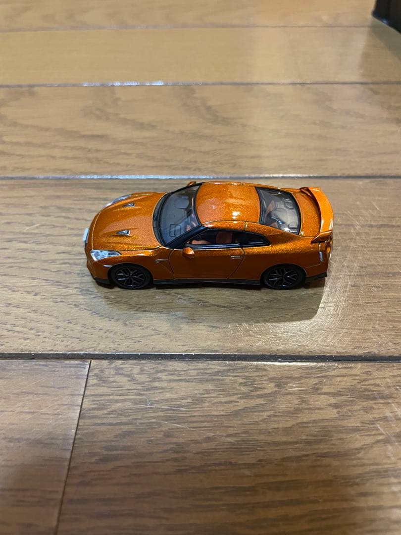 トミカリミテッドヴィンテージNissan GT-R 2017 Premium