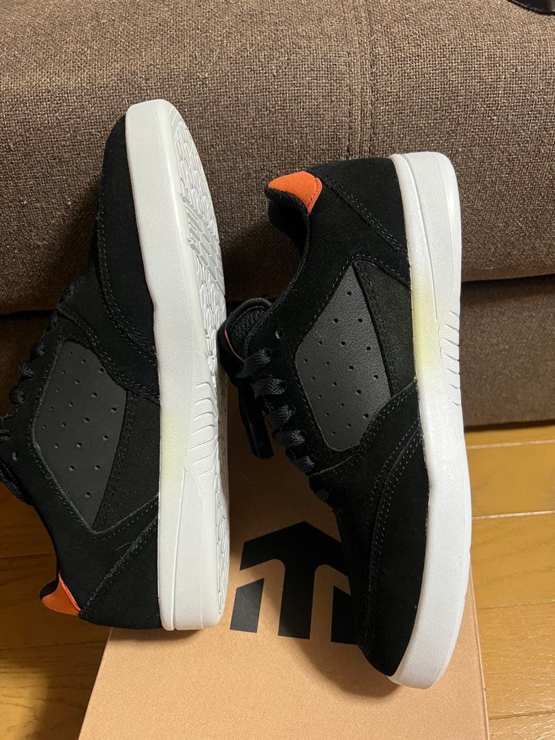 etnies スエードスニーカー 黒/オレンジ