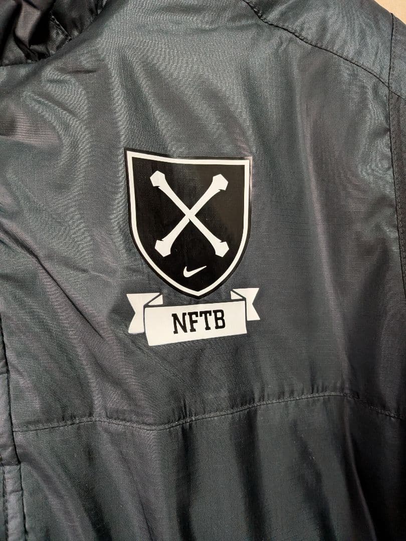 Nike NFTB ベンチコート ブラック