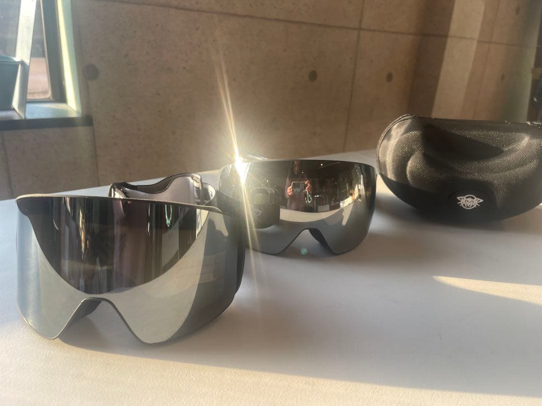 BLACKFLYS スノーゴーグル mirrorライトスモーク　マグネット　球体