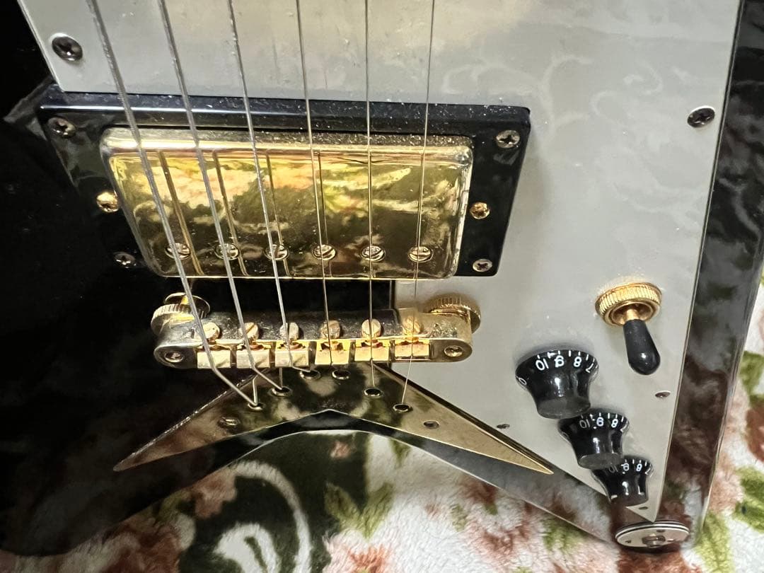 ギター Epiphone 1958 Korina Flying V