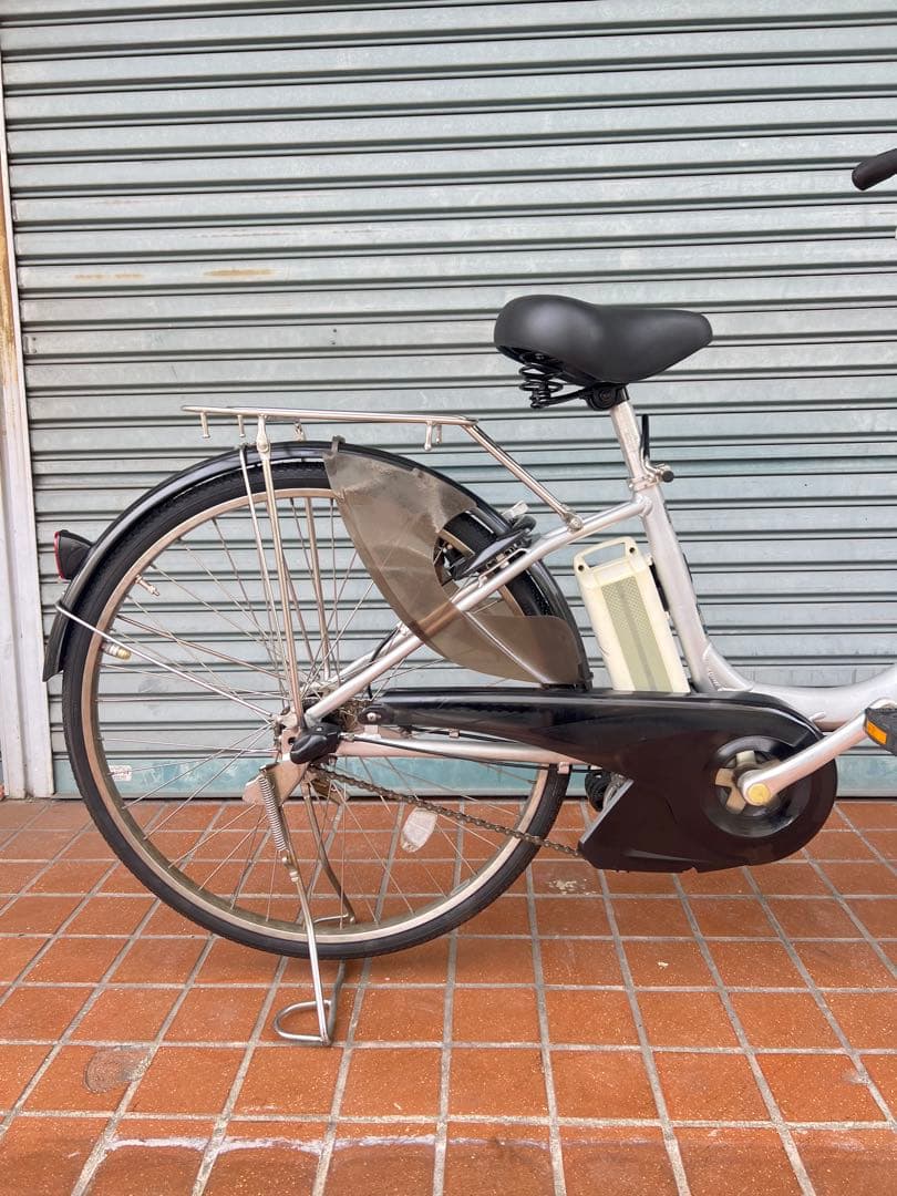 関西限定ヤマハ電動アシスト自転車タイヤ26インチ　バッテリー8.7Ah シルバー