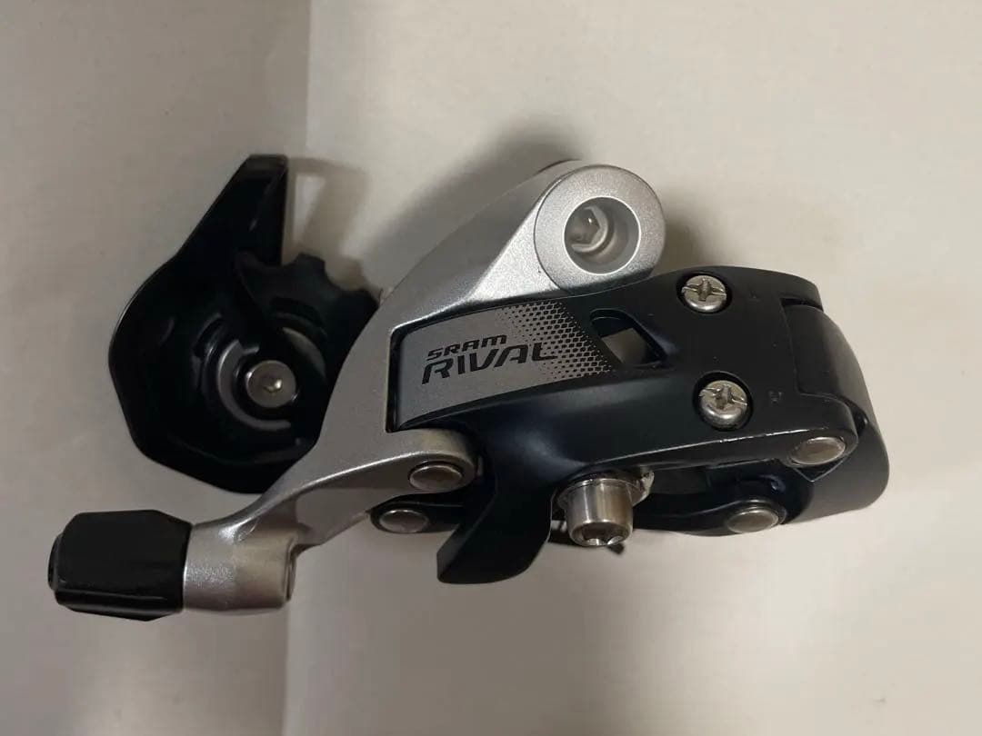 セール SRAM RIVAL22 機械式コンポ（クランクBB30, 172.5）