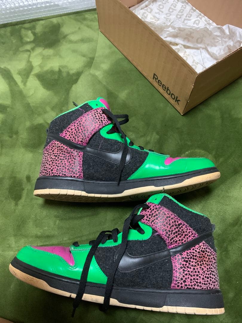 NIKE スニーカー　緑　ピンク　グリーン　30cm 中古