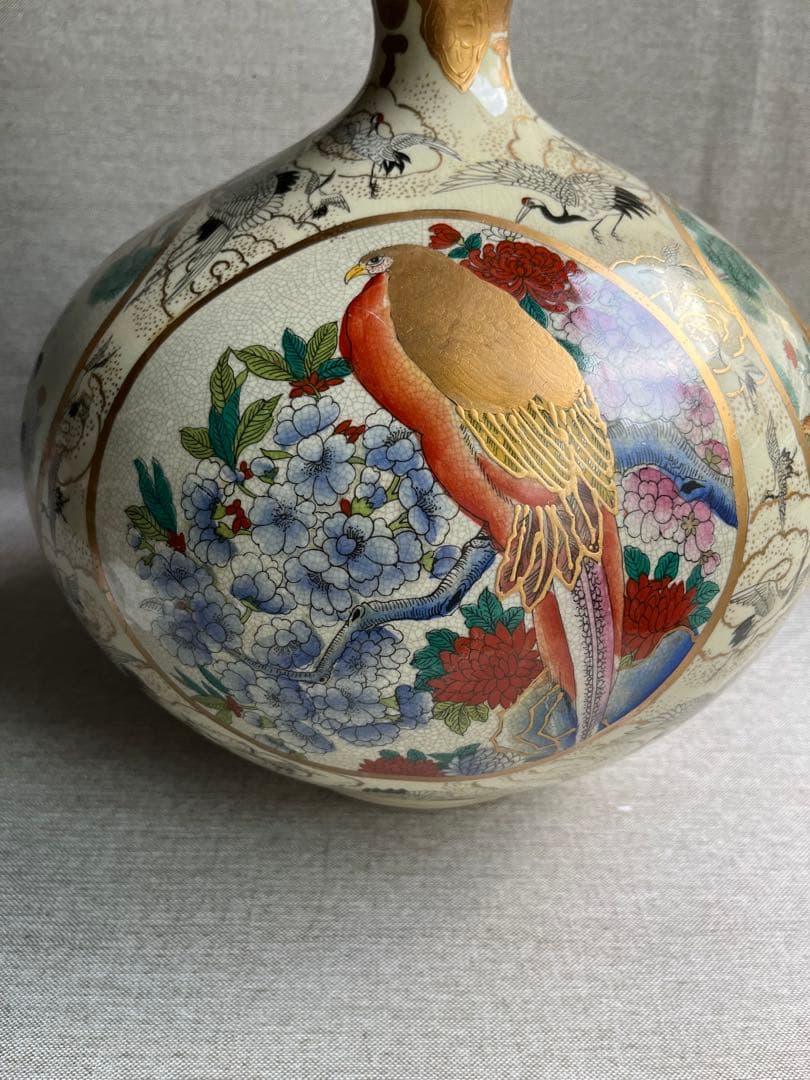 薩摩焼　金襴飾壺　金襴手花鳥　金彩　壺