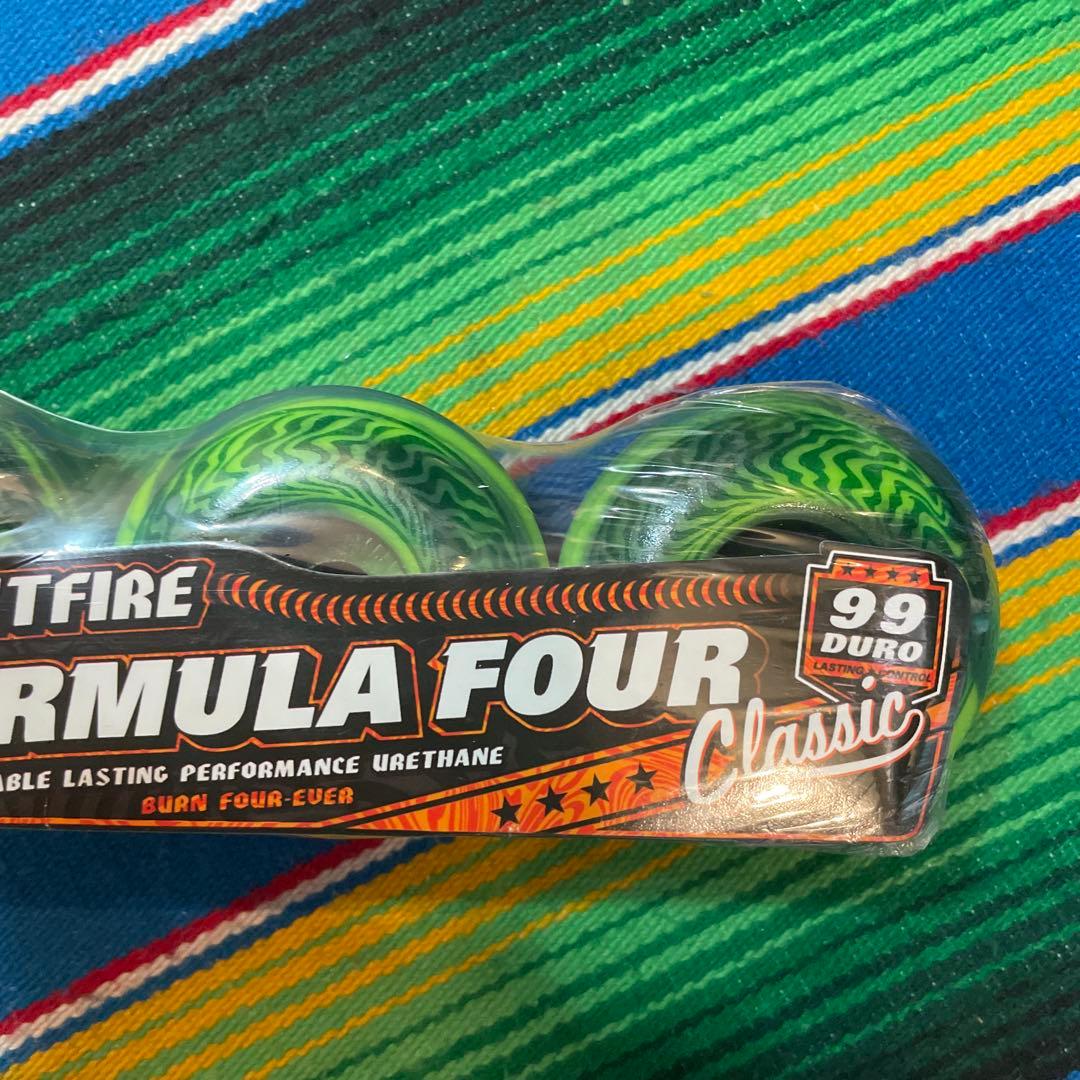 スケートボード SPITFIRE FORMULA FOUR Classic 56mm