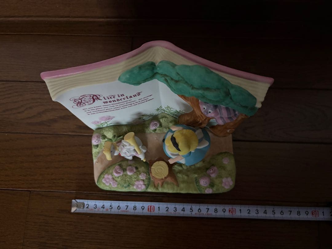 東京ディズニーランド　不思議の国のアリス　陶器製の置物