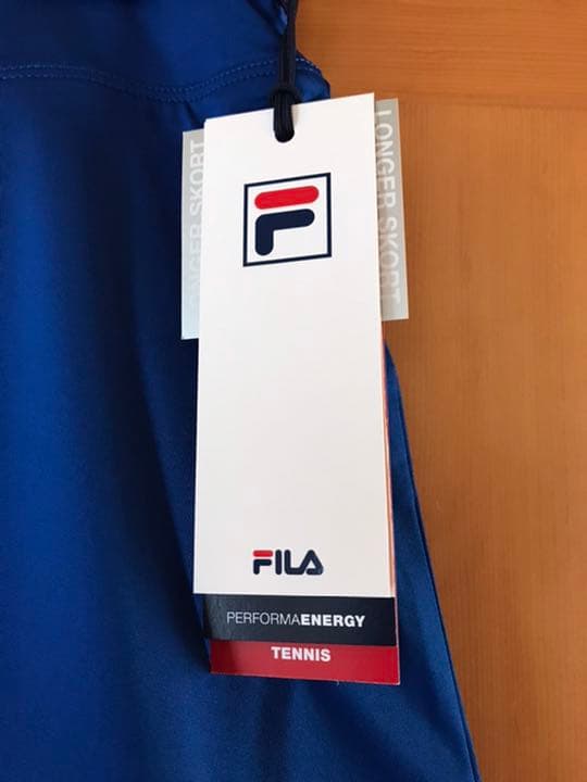 フィラ  テニスウェア　青色スコート　US-Sサイズ　新品