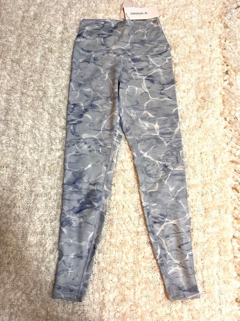 【新品　未使用】DANSKIN ダンスキン　レギンス　サイズM