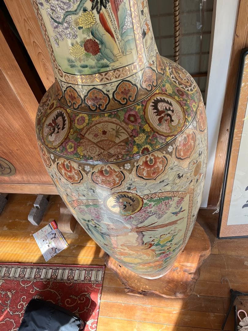 多彩な花鳥模様の大型陶器花瓶