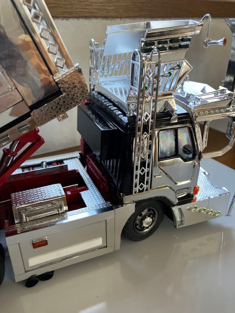 デコトラ、アオシマ、ザ•グレートデカ箱ダンプ1／32完成品