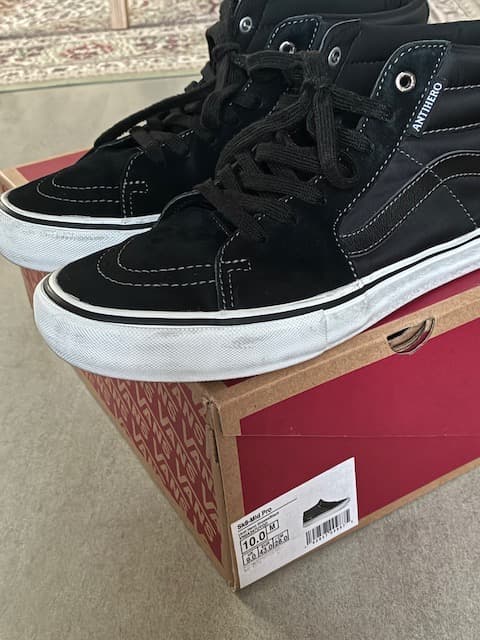 VANS ANTIHERO ブラック ハイカットスニーカー
