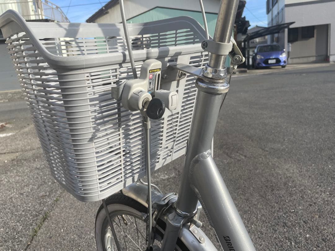 愛知県引取限定　ブリヂストン　シルバー 三輪 自転車　中古
