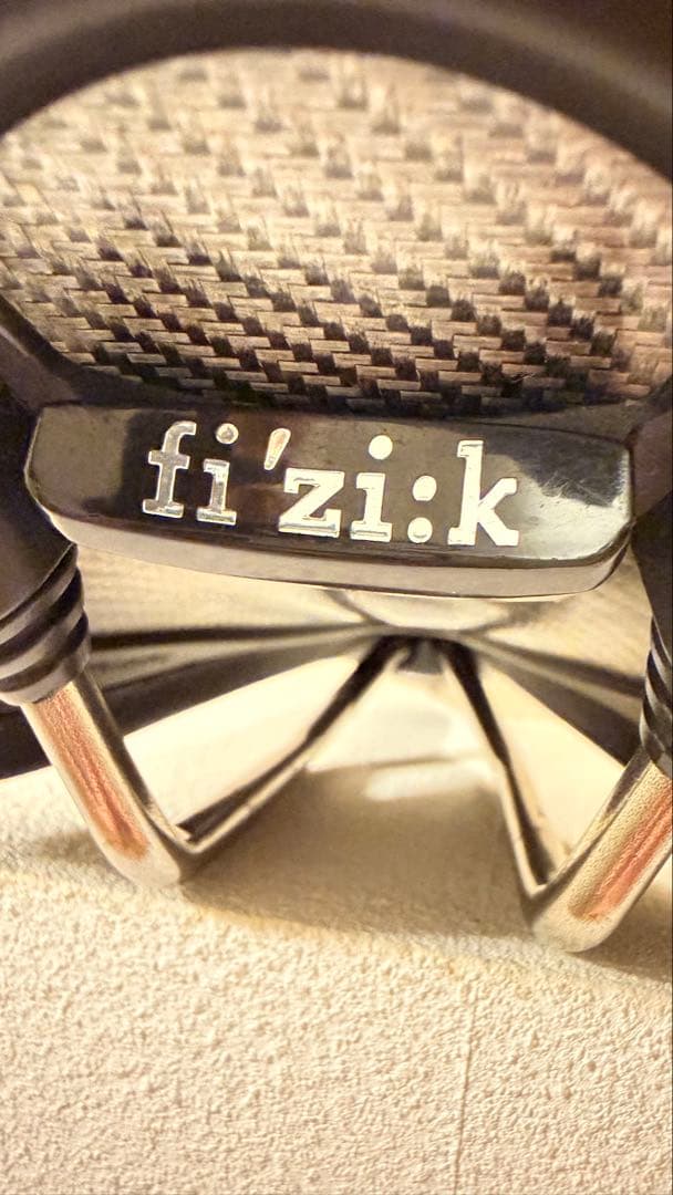 fizik ALIANTE フィジーク　アリアンテ R3 サドル