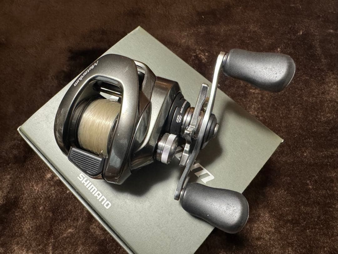 SHIMANO シマノ 20メタニウム ベイトリール シルバー 右ハンドル