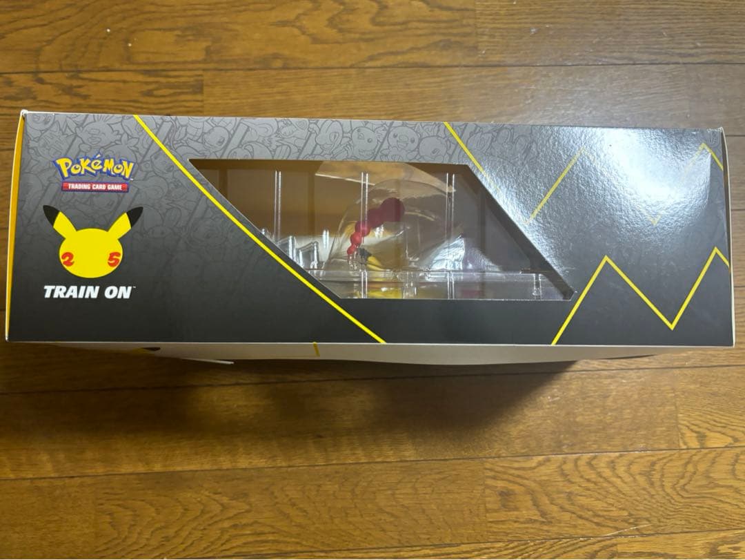 ポケモンカード セレブレーションズ ピカチュウ VMAX フィギュア 25th