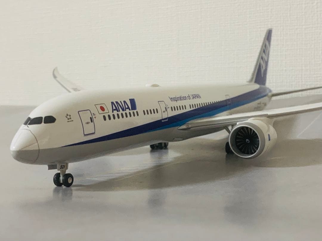 学生様に購入優先権があり‼️ＡＮＡ／Ｂ７８７－９プラスティック樹脂製完成品中古品