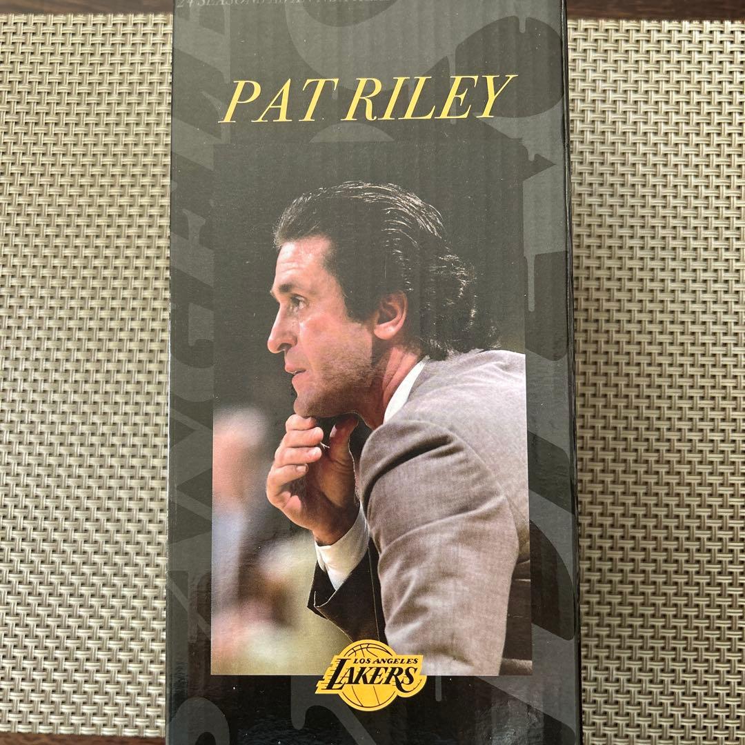 NBA Pat Riley スタチュー ミニレプリカ　ロサンゼルス・レイカーズ